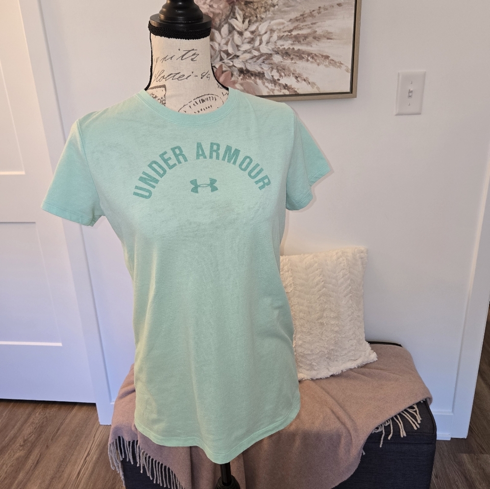 Women's Under Armour Tshirt